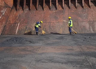 cargo_hold_preparation4
