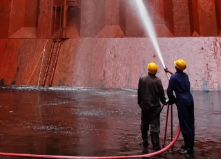 cargo_hold_preparation7